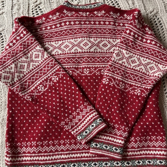 Women’s LL Bean Sweater Medium Red Beige Green Wool Buttons - Picture 11 of 14